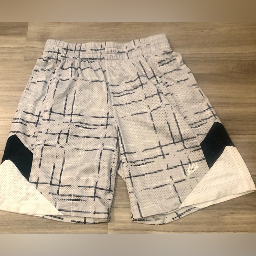 Nike sportswear shorts size large